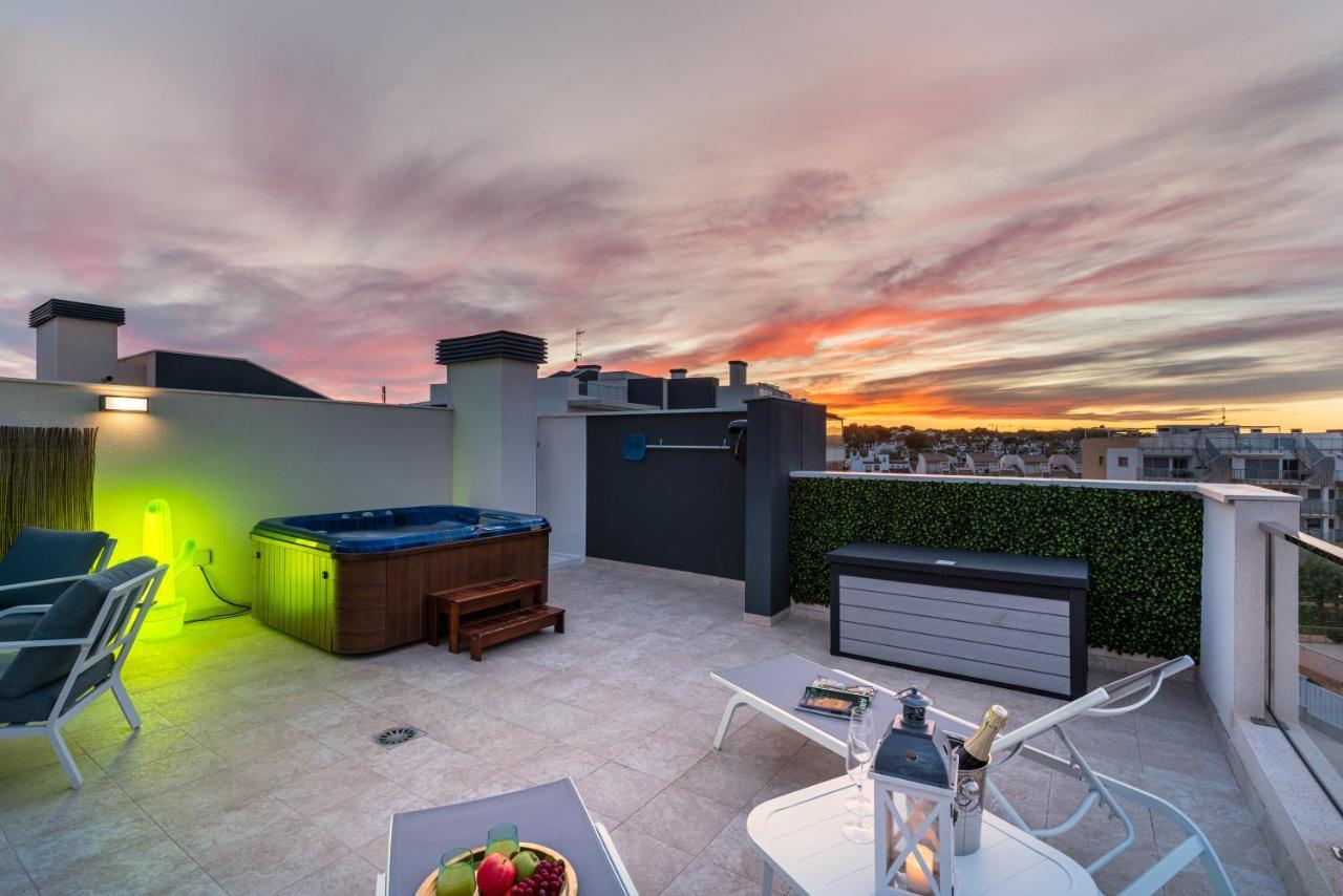 La Zenia Cocoon - Luxury Penthouse With Jacuzzi, 2 Pools, Indoor Heated Pool, Sauna, Gym, Playstation Apartment Dehesa de Campoamor  Exterior photo